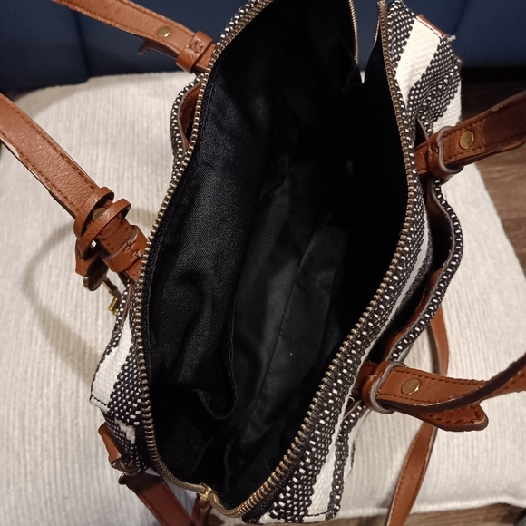 Fossil Striped Black and White Handbag with Tan Accents - Picture 6 of 6
